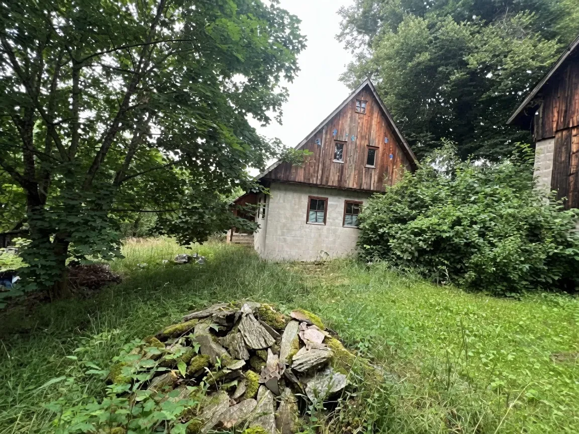 Prodej podílu 2/3 chalupy 94 m², pozemek 543 m²